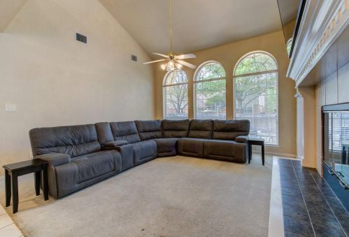 4933 China Gdn Dr, Austin TX 78730-3577 exterior