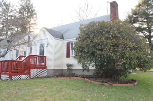 157 Henry St, Windsor, CT 06095-3435
