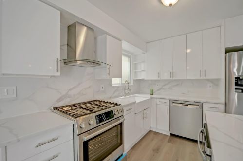 81 Edgewater Pl, Edgewater NJ  07020-1205 exterior