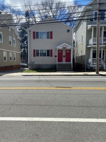 622 Smith St, Providence, RI 02908-4327