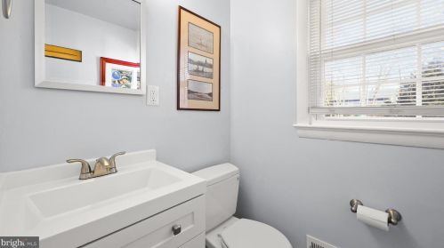 5610 Buckingham Palace Ct, Alexandria VA 22315-4120 exterior