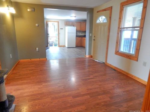 62 Pearl St, Seymour CT 06483-3709 exterior