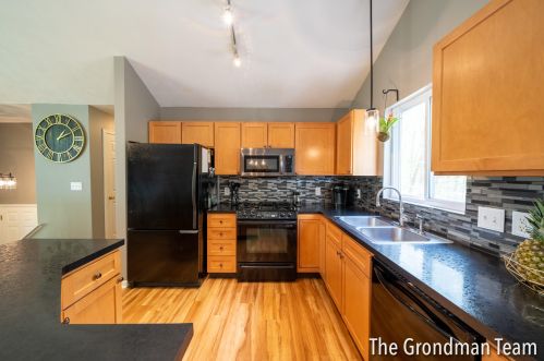 3032 Root Ct, Cedar Springs MI 49319-8153 exterior