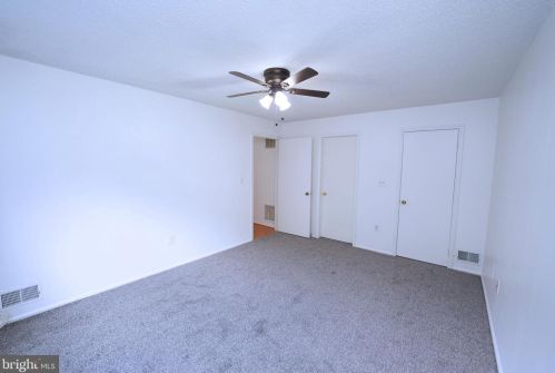 36 Holly Ct, Trenton NJ  08619-4633 exterior