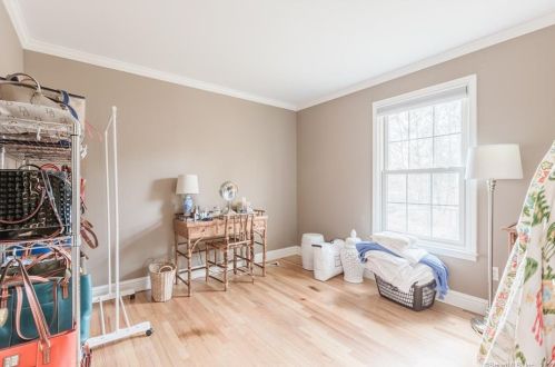 119 Deforest Rd, Wilton CT 06897-1910 exterior