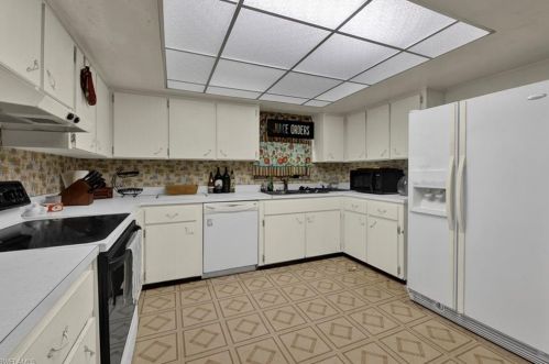 670 95th Ave, Naples FL 34108-2455 exterior