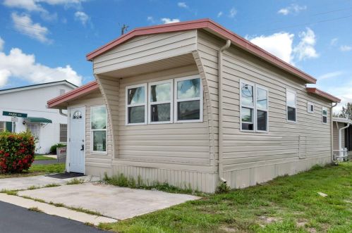 39 4th Ave, Punta Gorda, FL 33982