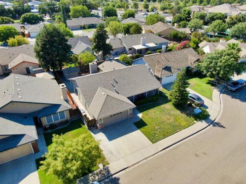 3927 Paula Ct, Turlock CA  95382-8507 exterior
