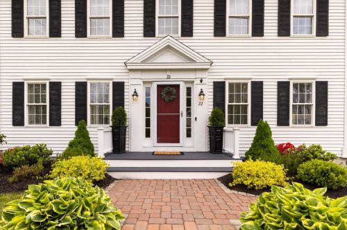 22 Greenleaf Dr, Seabrook, NH 03874-4045