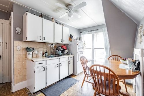 19 Parkwood St, Springfield MA 01108-2609 exterior