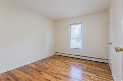 680 Sycamore Ave, Bohemia NY 11716-1725 exterior