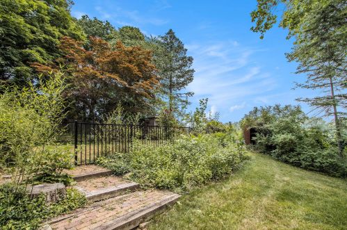 5235 Beech Ave, Kalamazoo MI 49006-1987 exterior