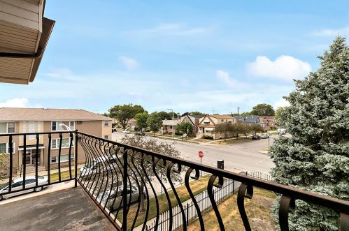 6307 Nashville Ave, Chicago IL  60638-4963 exterior