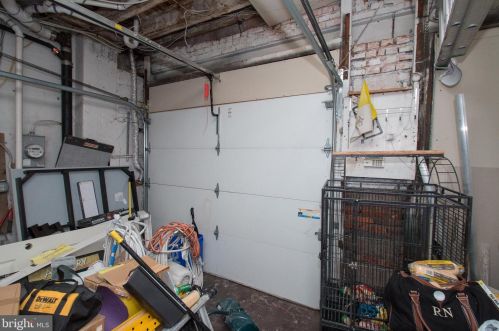 1302 Alder St, Philadelphia PA 19148-4908 exterior