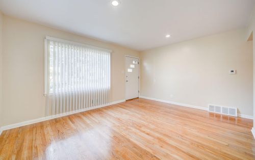 7800 Palmetto Ave, Milwaukee WI  53218-3750 exterior