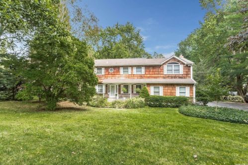 11 Lone Hill Pl, Huntington Station, NY 11746-5911
