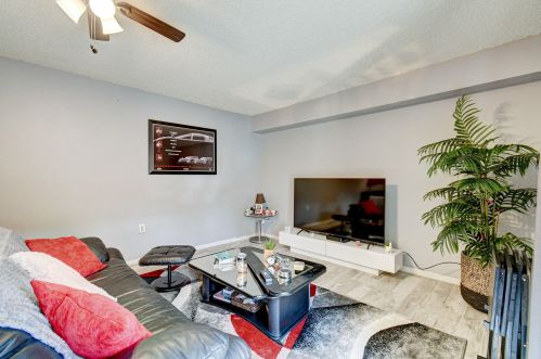 311 Live Oak Ln, Boynton Beach FL 33436-7107 exterior