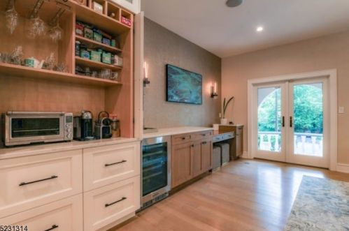 23 Oak Rdg, Springfield NJ 07081-3719 exterior