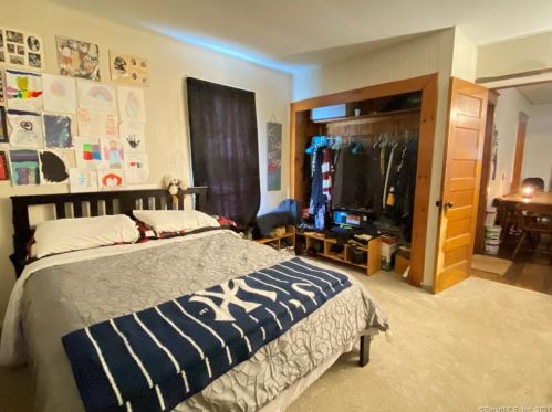 154 Fairview St, New Britain CT 06051-2706 exterior