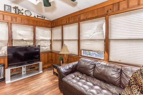 195 Munro Blvd, Valley Stream NY 11581-3439 exterior