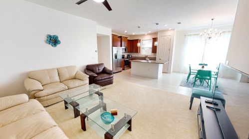 9472 Royal Poinciana Dr, Fort Pierce FL 34987-2513 exterior