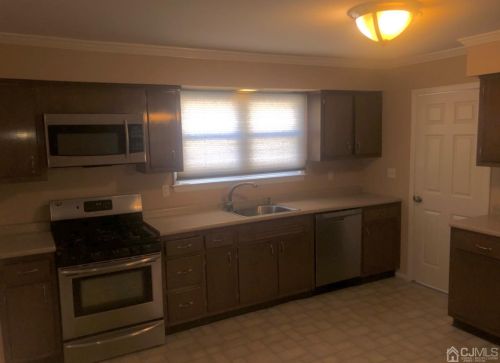 10 Meredith Pl, Piscataway NJ  08854-5805 exterior