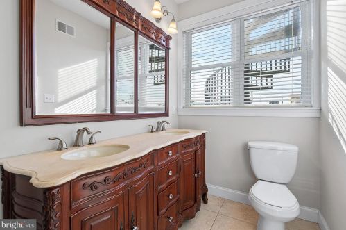 1708 Annin St, Philadelphia PA 19146-3007 exterior