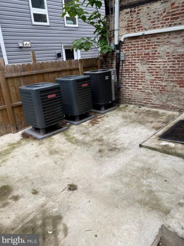 1810 Frankford Ave, Philadelphia PA 19136-3133 exterior