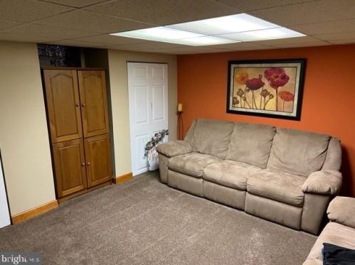 7158 Erdrick St, Philadelphia PA 19135-2602 exterior