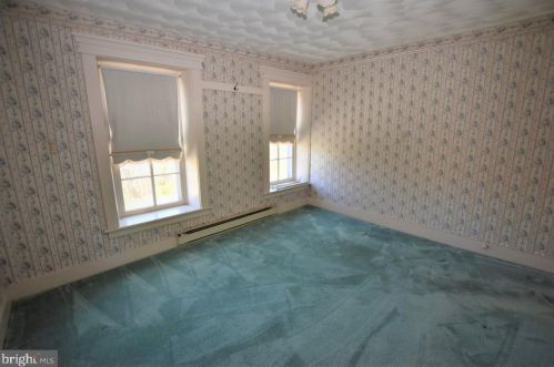 795 Abbottstown Pike, Hanover PA 17331-8235 exterior