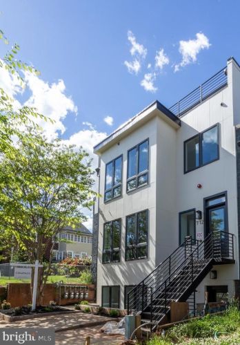 712 Kearny St, Washington DC 20017-3526 exterior