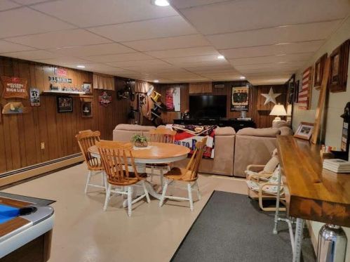 1849 Lawnel Ave, Meskegon MI 49441-3743 exterior