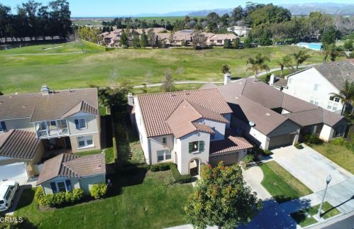 2111 Shadow Creek Dr, Oxnard, CA 93036-6333