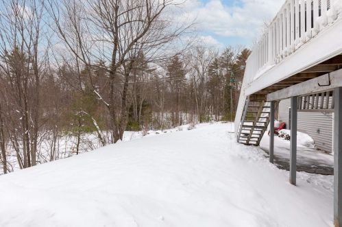 189 Lakeside Oaks Dr, Barrington NH 03825-3334 exterior