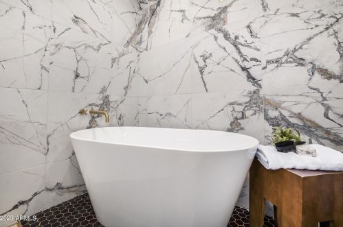 724 Cactus Wren Dr, Phoenix AZ  85021-8626 exterior