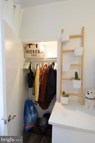 403 17 St, Philadelphia PA 19130-0041 exterior