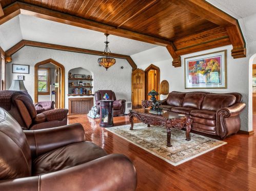 704 Oak St, Manitowoc WI 54220-2848 exterior