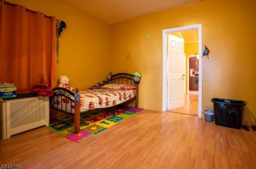 64 New York Ave, Newark NJ 07105-1211 exterior