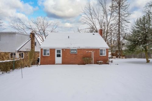 9822 Glendale Ave, Pittsburgh PA 15227-2831 exterior