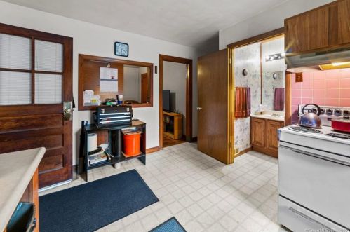 116 Derby Ave, Seymour CT 06483-3146 exterior