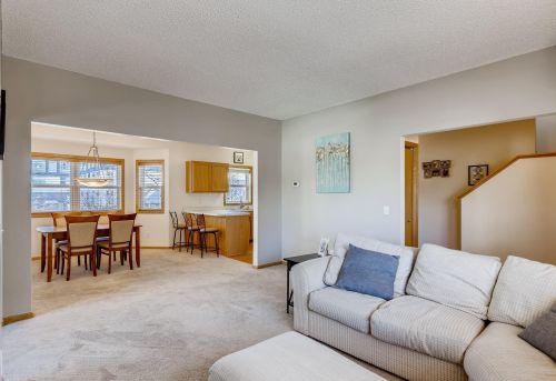 12 River Bend Pl, Chaska MN 55318-3303 exterior