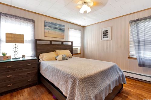 611 Bermuda Rd, Babylon NY 11704-7428 exterior