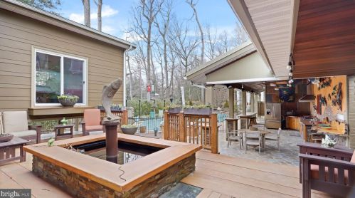 4512 Dolphin Ln, Alexandria VA 22309-3110 exterior