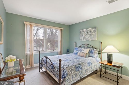 128 Mill Brook Ln, Media PA 19063-6320 exterior