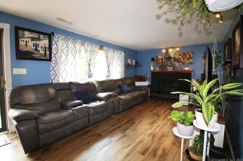 97 Dana Ln, Meriden CT 06451-5076 exterior