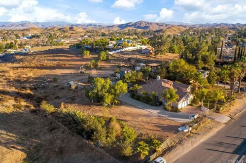 24660 Spg St, Perris CA 92570-8273 exterior