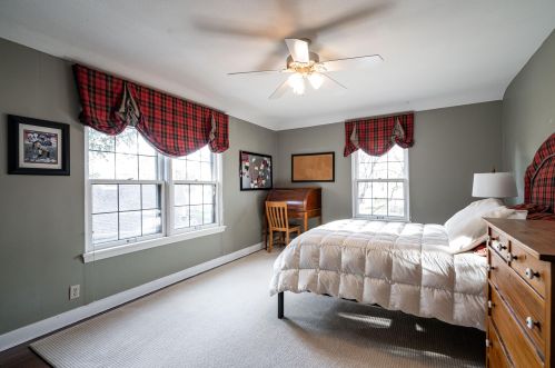 7425 Grand Pkwy, Milwaukee WI 53213-3566 exterior