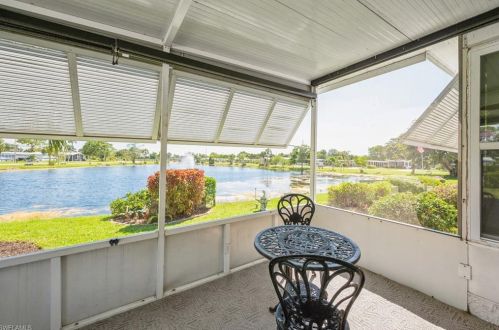 32 Monaco Ter, Naples FL 34112-9102 exterior