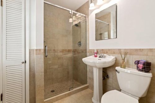 7105 Faunsworth Dr, Atlanta GA 30328-1941 exterior