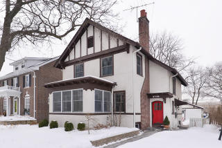 2718 Asbury Ave, Evanston, IL 60201-1608